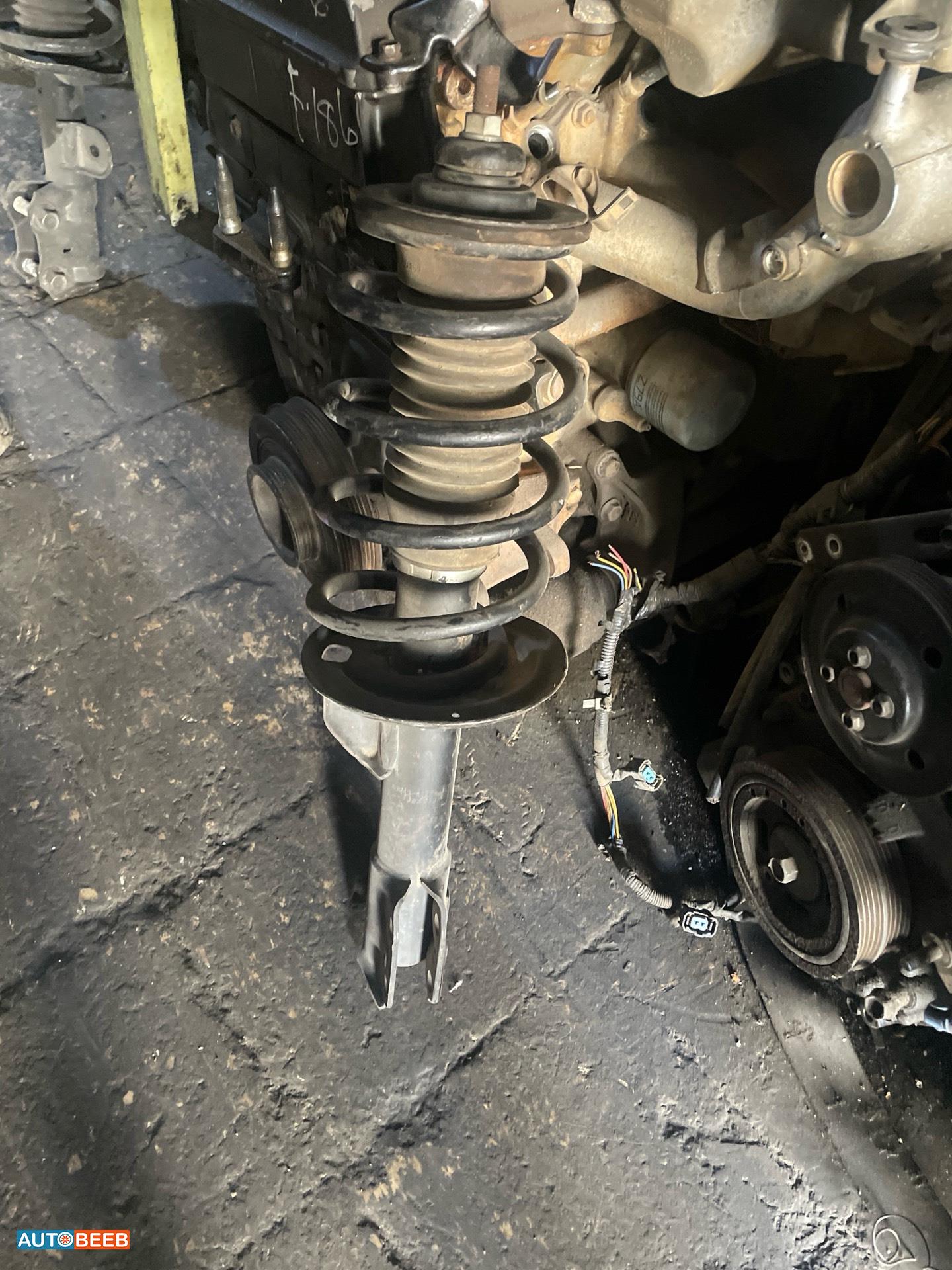  Shock Absorber Toyota Prius C