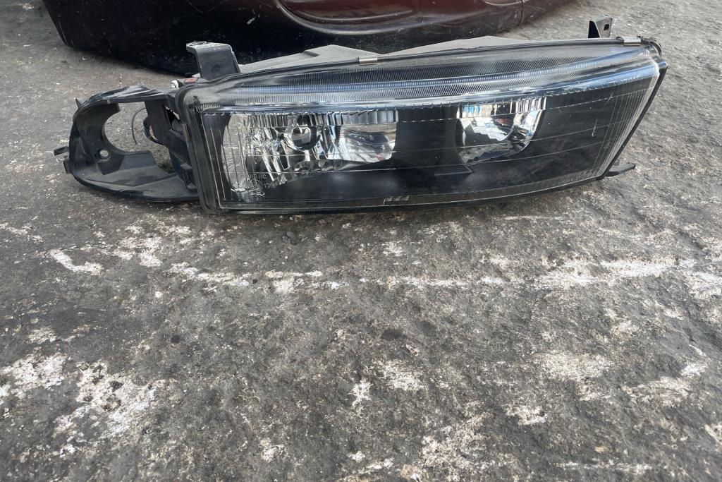 ضوء امامي يمين شمال ميتسوبيشي جالنت 1997 1998 1999 2000 2001 2002