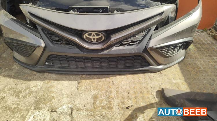 طمبون امامي تويوتا كامري 2023 2024