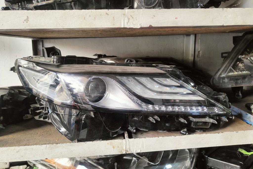 Lights Front light Toyota Camry