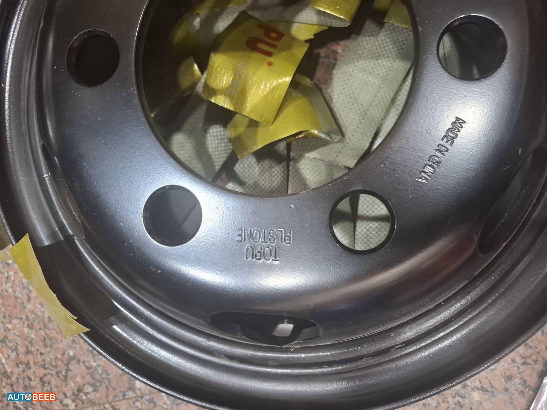 Tow Truck Isuzu 2025