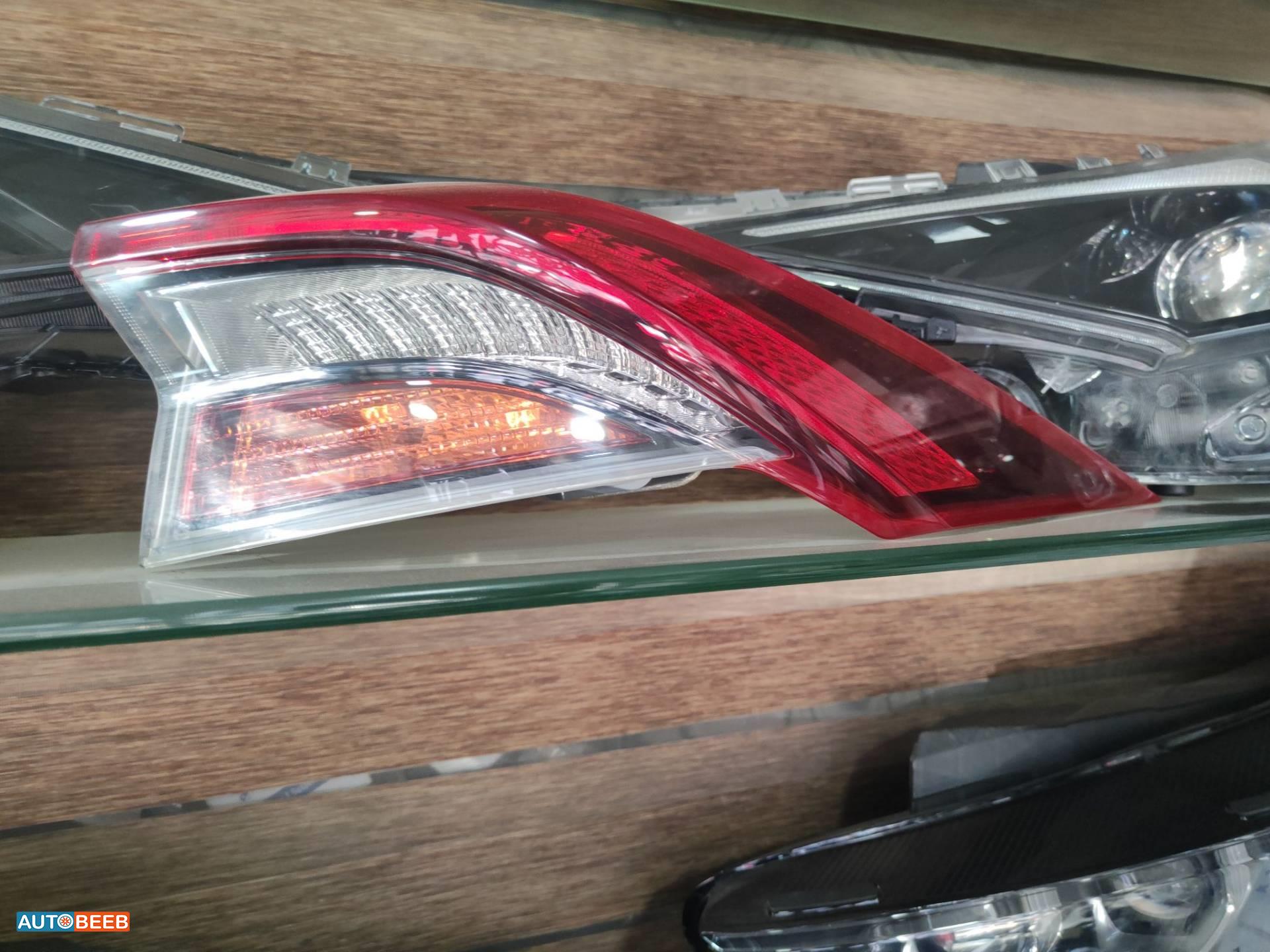 ضوء خلفي يمين شمال هيونداي ازيرا 2020 2021