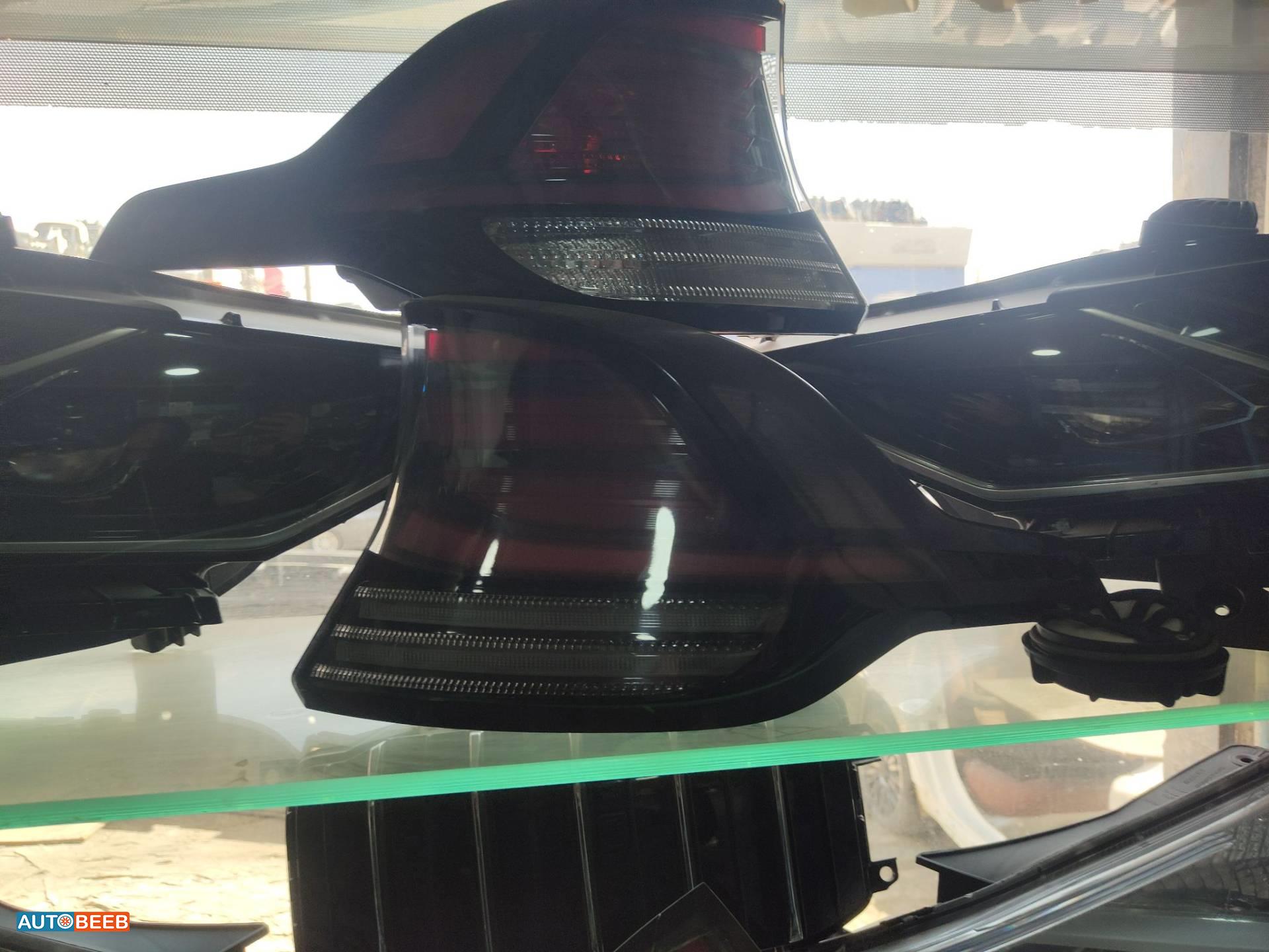 ضوء خلفي يمين شمال كيا سبورتاج 2022 2023