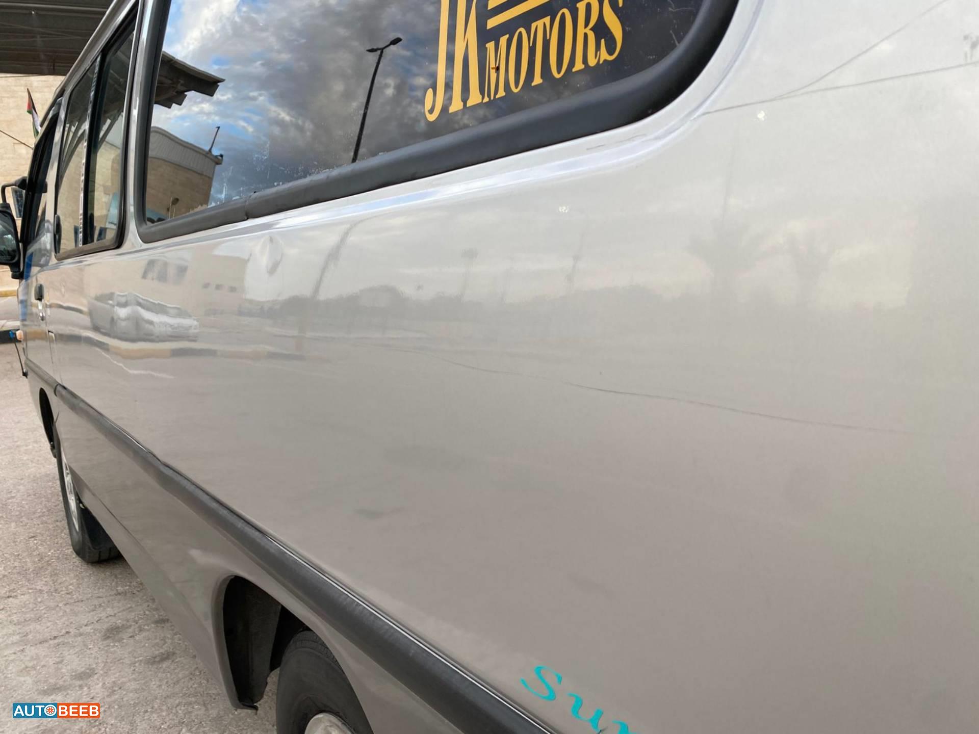 Minibus Hyundai 2001