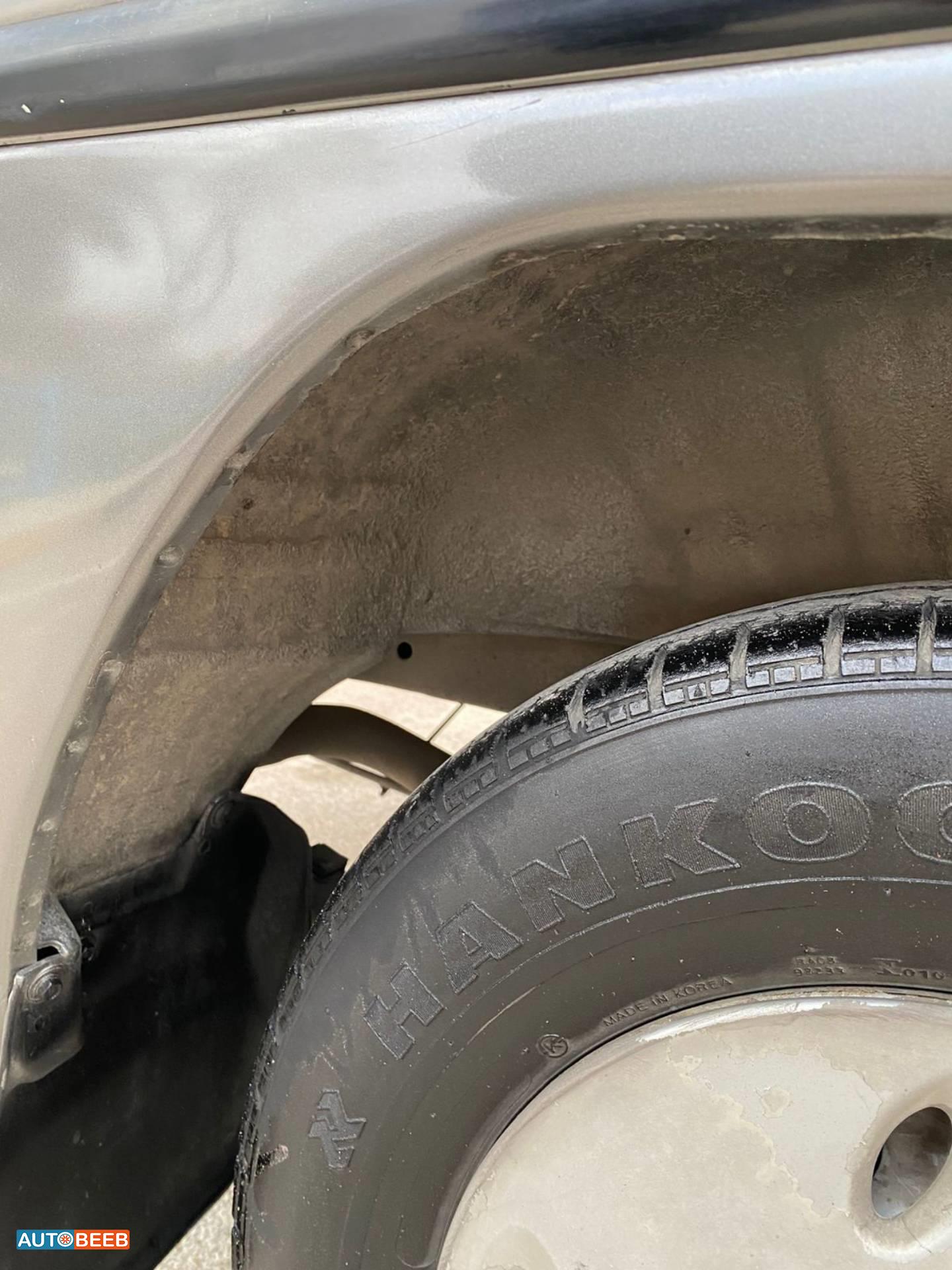 Minibus Hyundai 2001