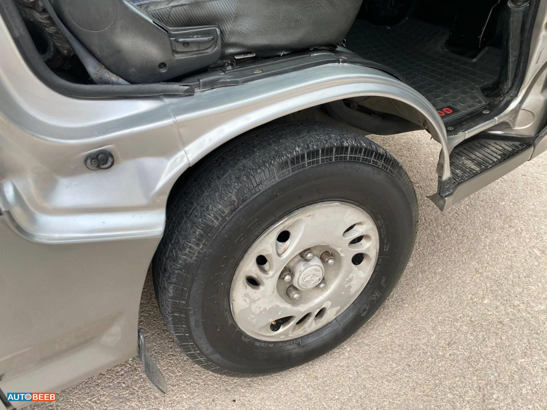 Minibus Hyundai 2001