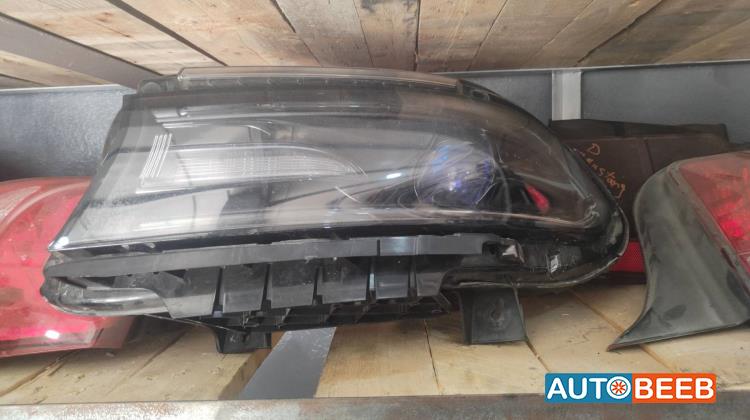 ضوء امامي يمين شمال دودج تشارجر 2019 2020