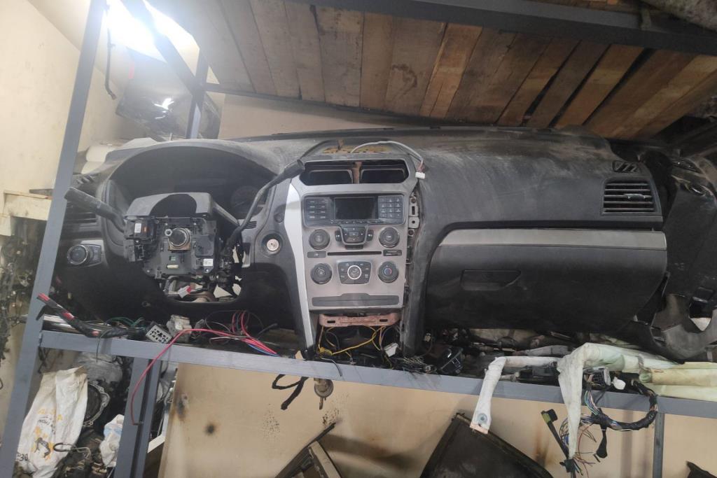 Cabin  Dashboard Ford Explorer