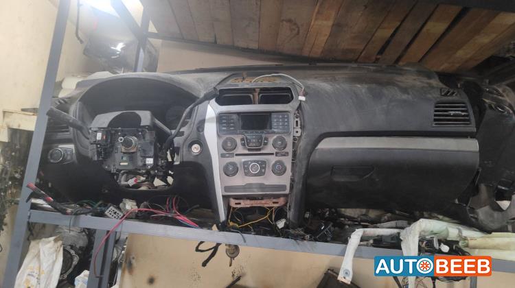 Cabin  Dashboard Ford Explorer