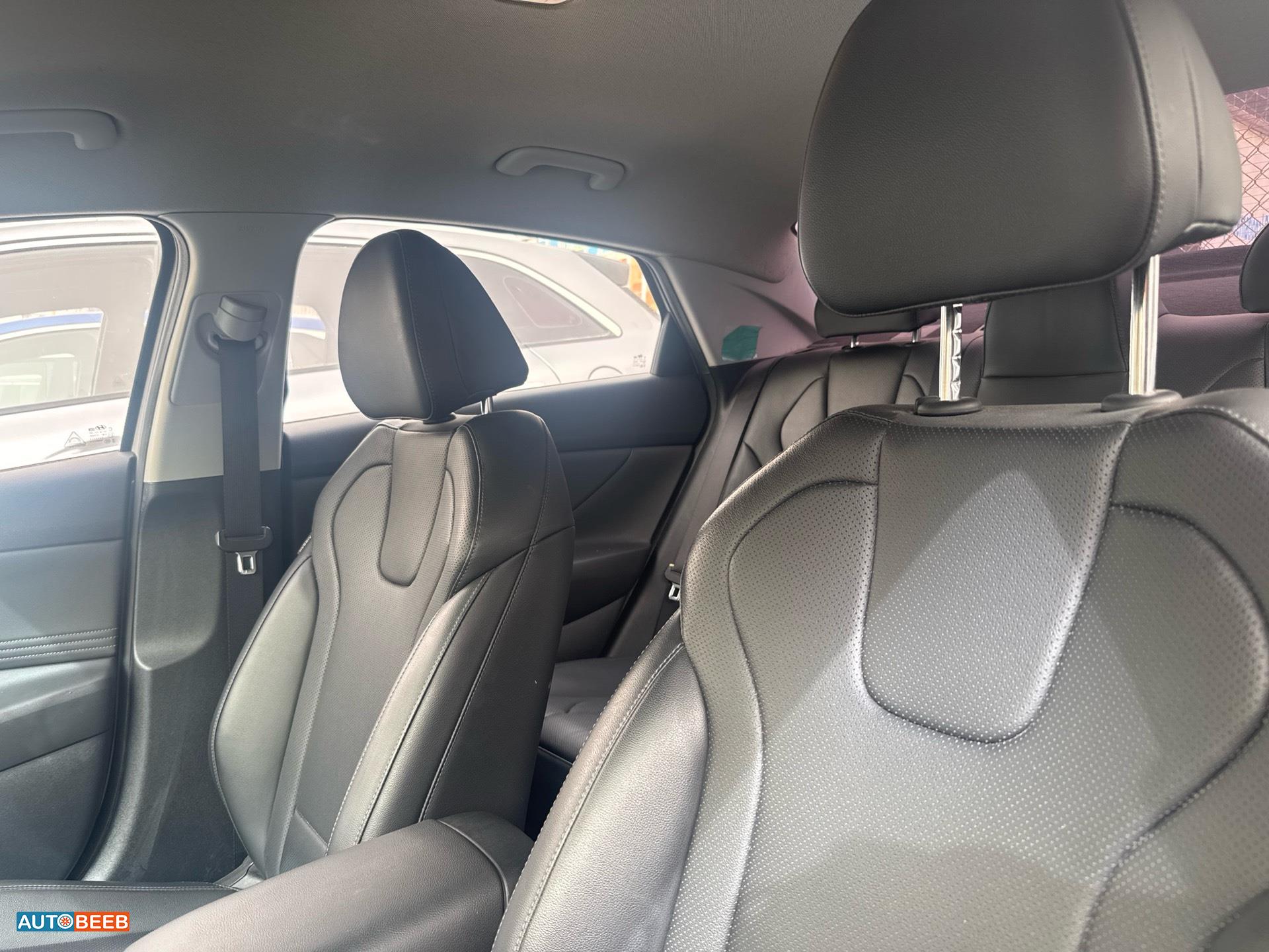 هيونداي افانتي 2021