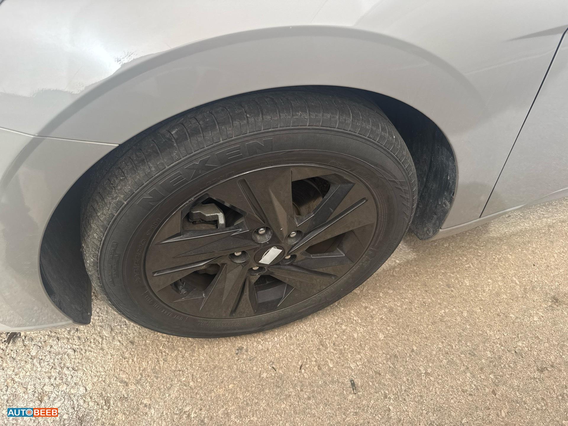 هيونداي افانتي 2021