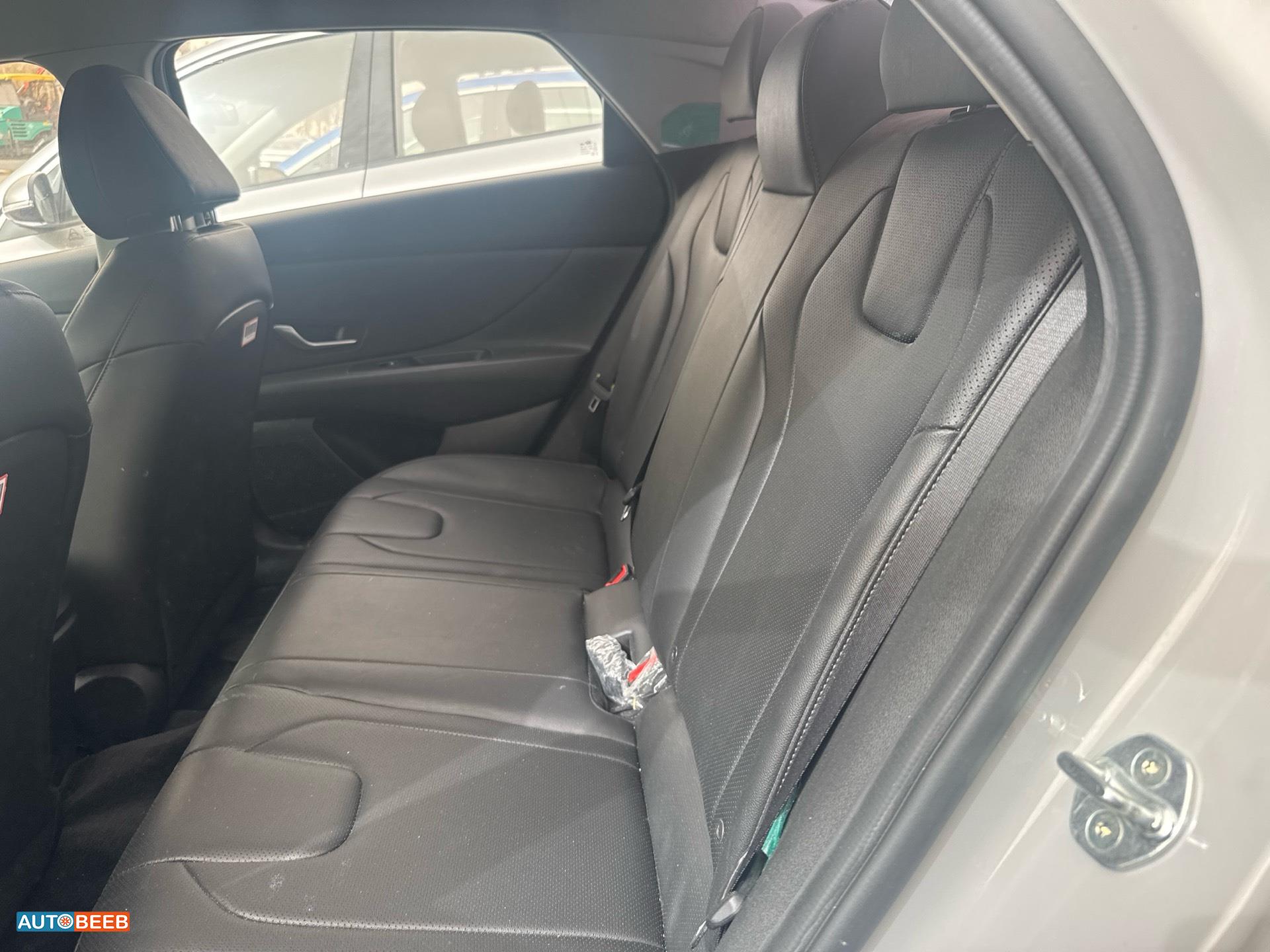 هيونداي افانتي 2021