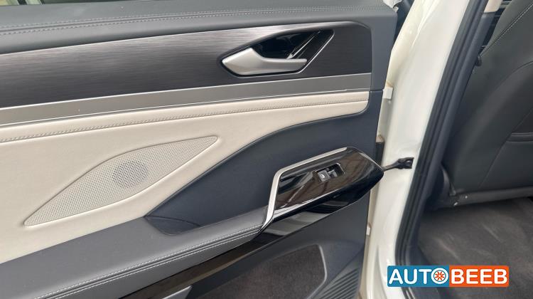 Volkswagen ID.6 2022