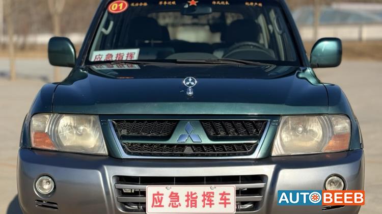 ميتسوبيشي باجيرو 2010