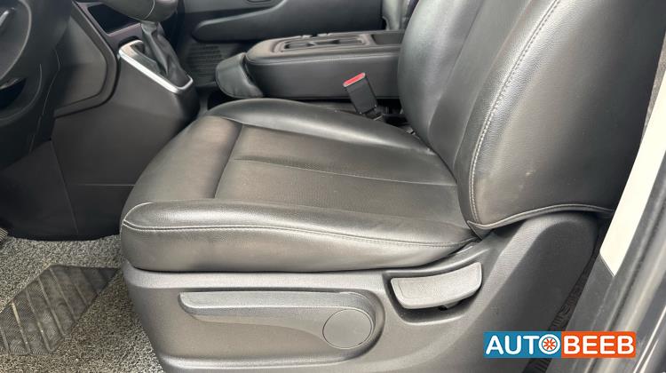 Minibus Hyundai 2022