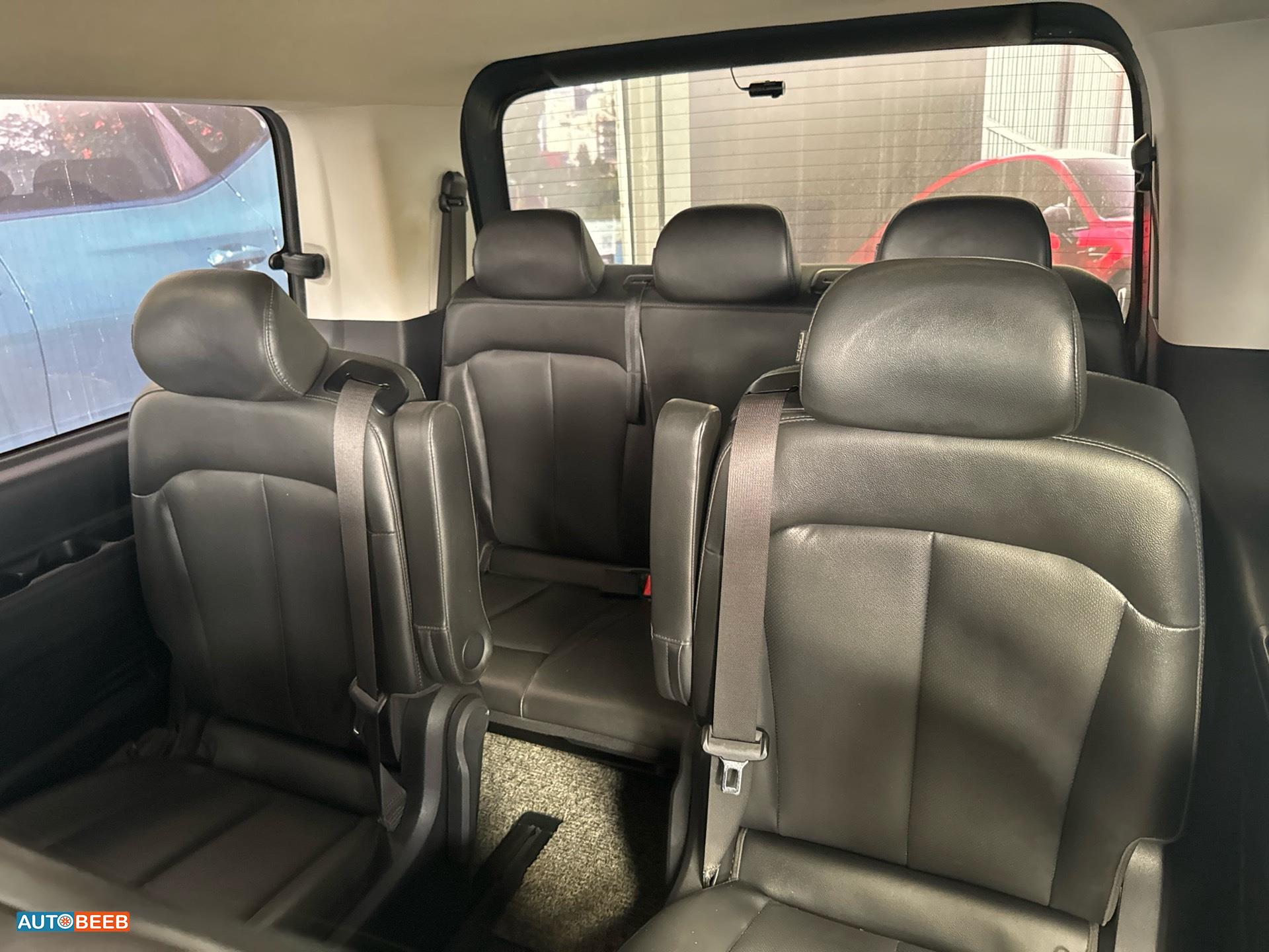 Minibus Hyundai 2022