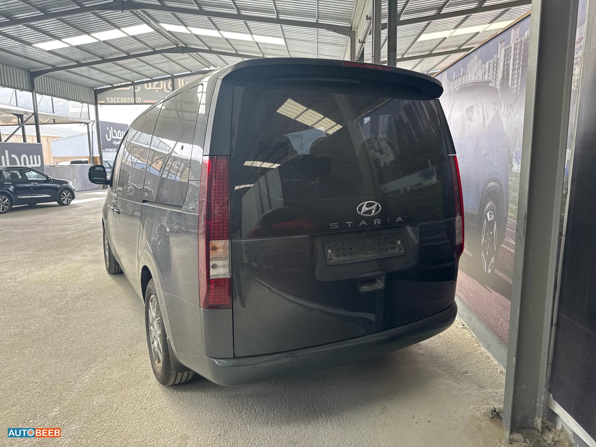 Minibus Hyundai 2022