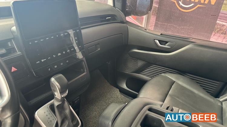 Minibus Hyundai 2022