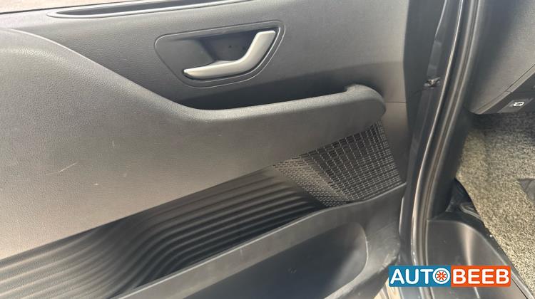 Minibus Hyundai 2022