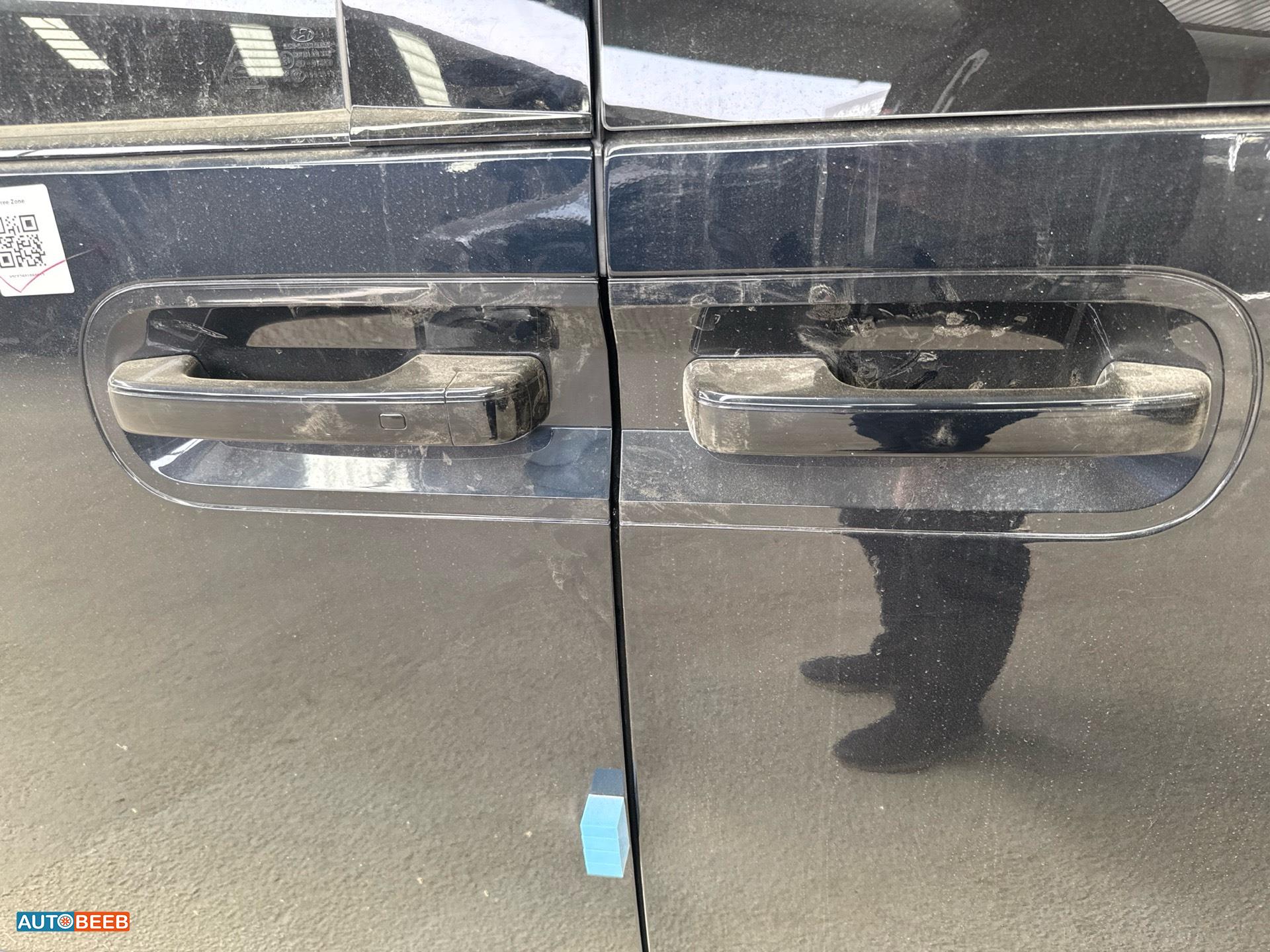 Minibus Hyundai 2022