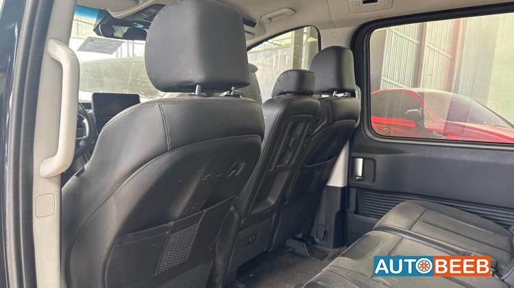 Minibus Hyundai 2022