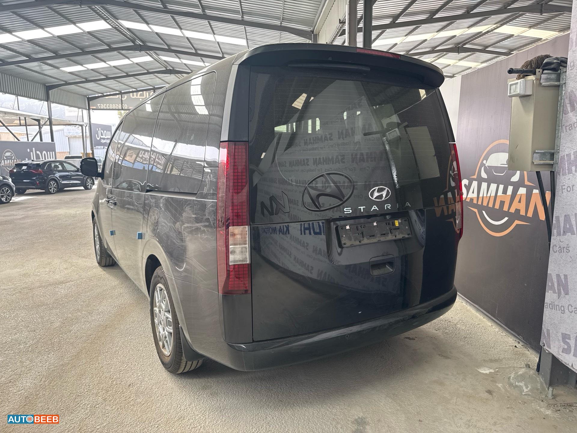 Minibus Hyundai 2022