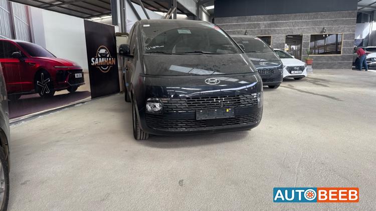 Minibus Hyundai 2022