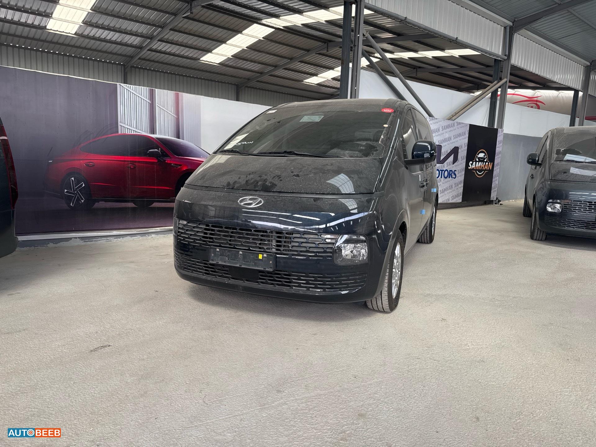 Minibus Hyundai 2022