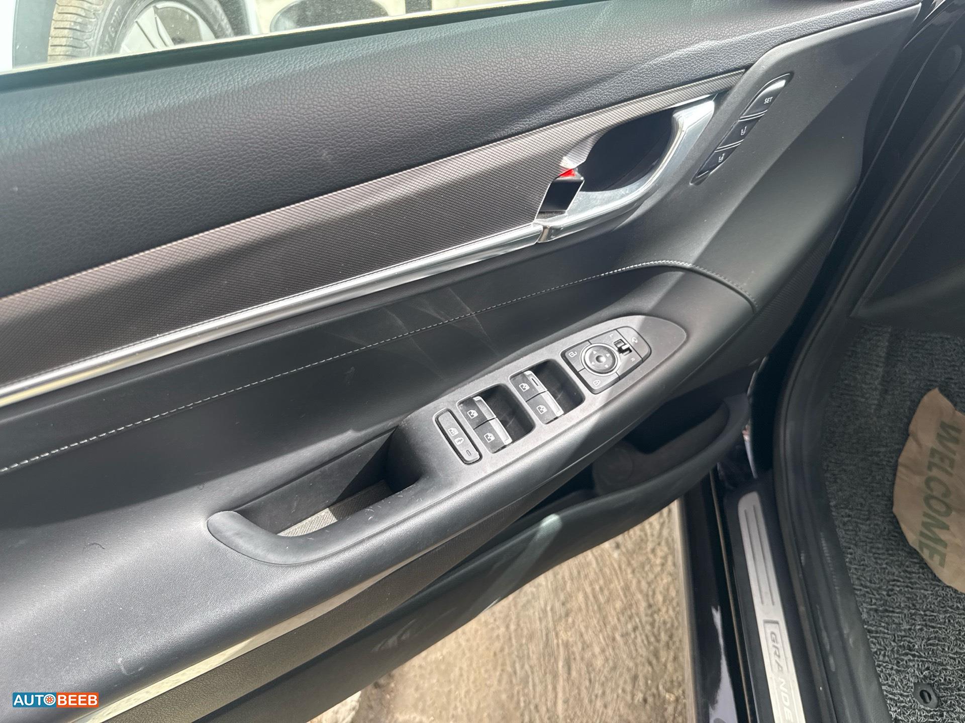 Hyundai Grandeur 2022