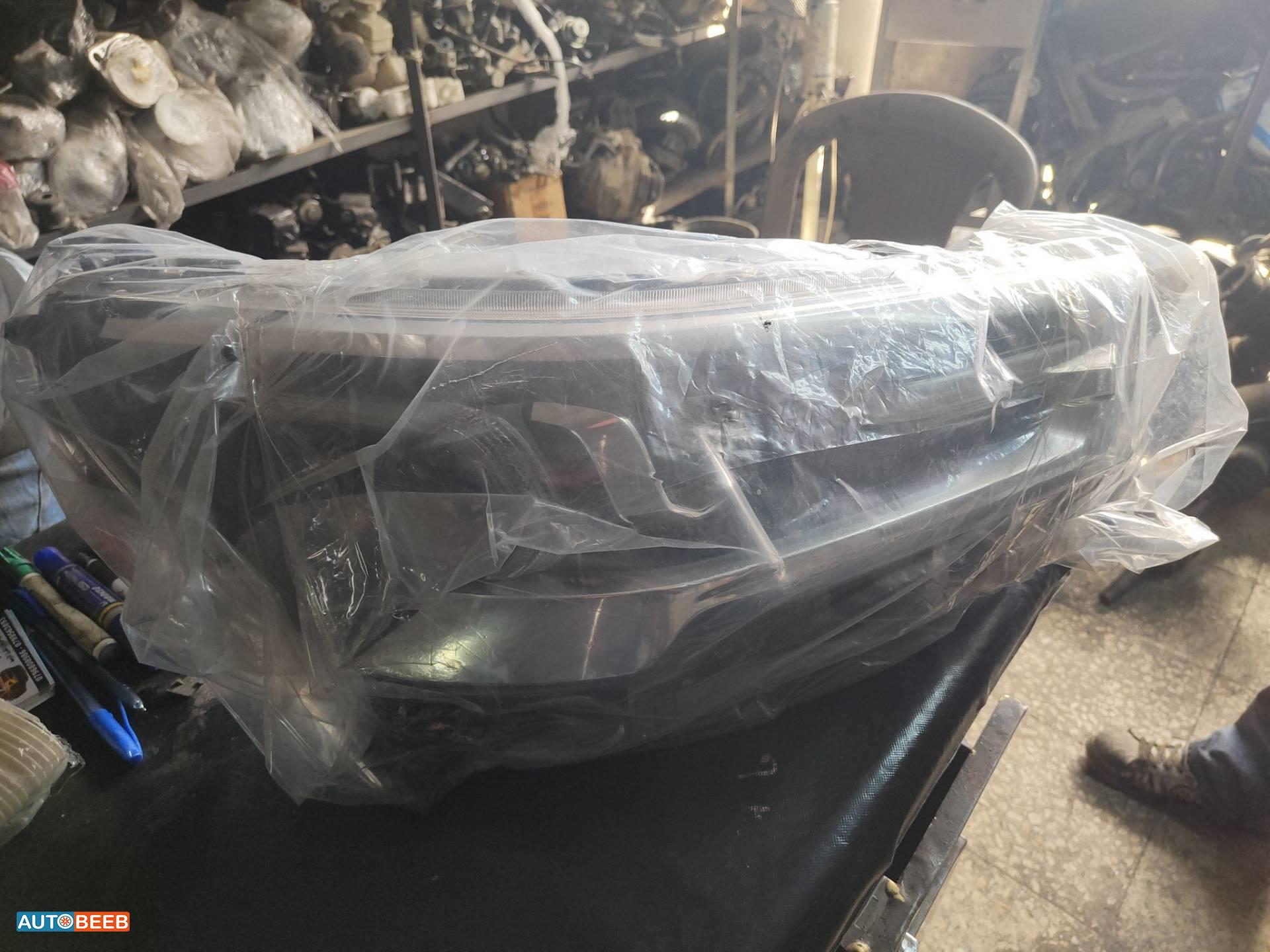 ضوء امامي يمين شمال تويوتا هايلوكس ليد 2022 2023