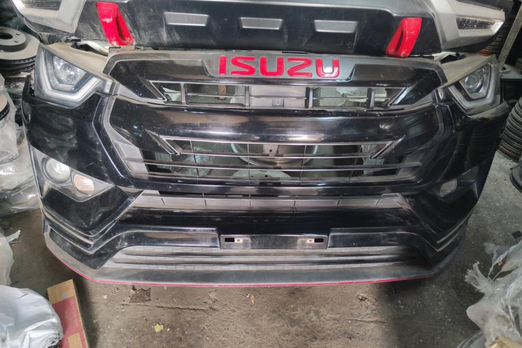 واجهة أمامية طمبون اضوية يمين شمال ايسوزو دي ماكس 2023 2024