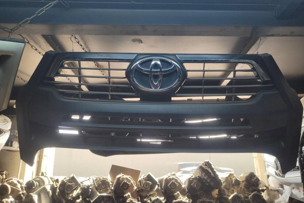 شل امامي تويوتا هايلوكس ادڤانجر 2023 2024