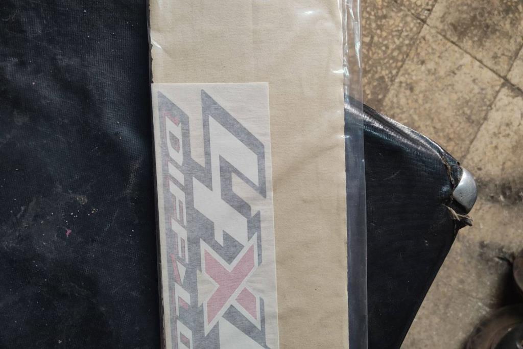 لزقة جناح خلفي 4×4 ايسوزو دي ماكس 2025 2026