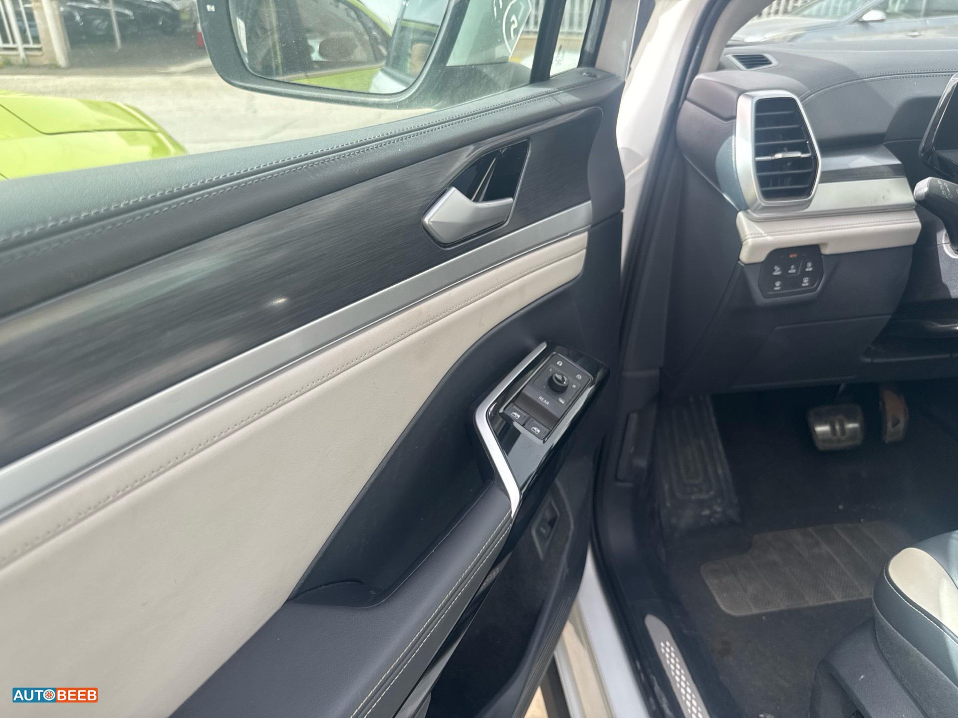 فولكس فاجن ID 6 2022