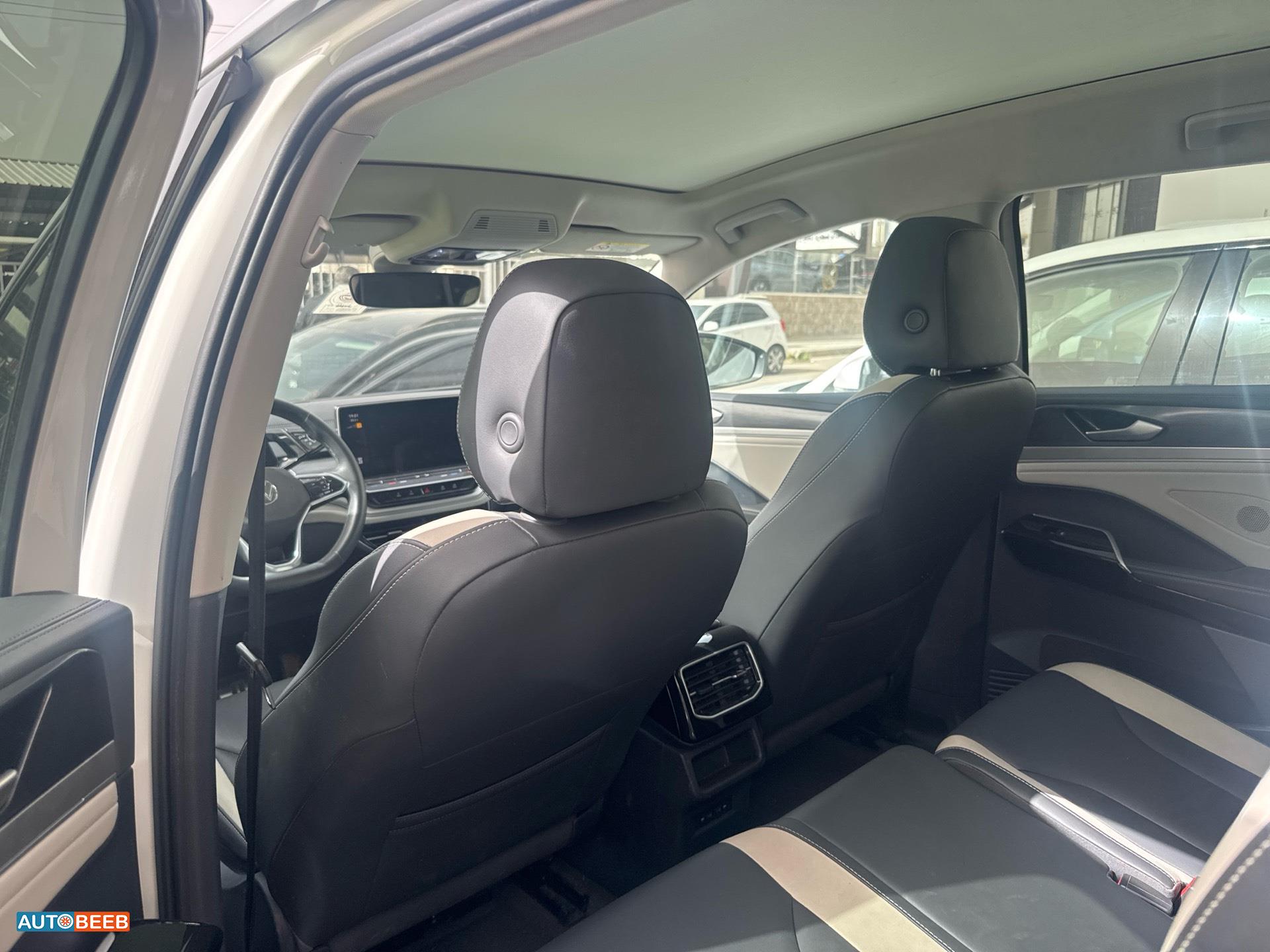 فولكس فاجن ID 6 2022