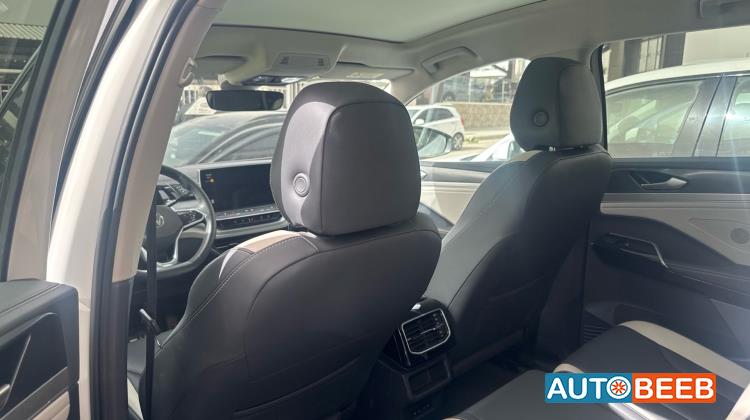 فولكس فاجن ID 6 2022