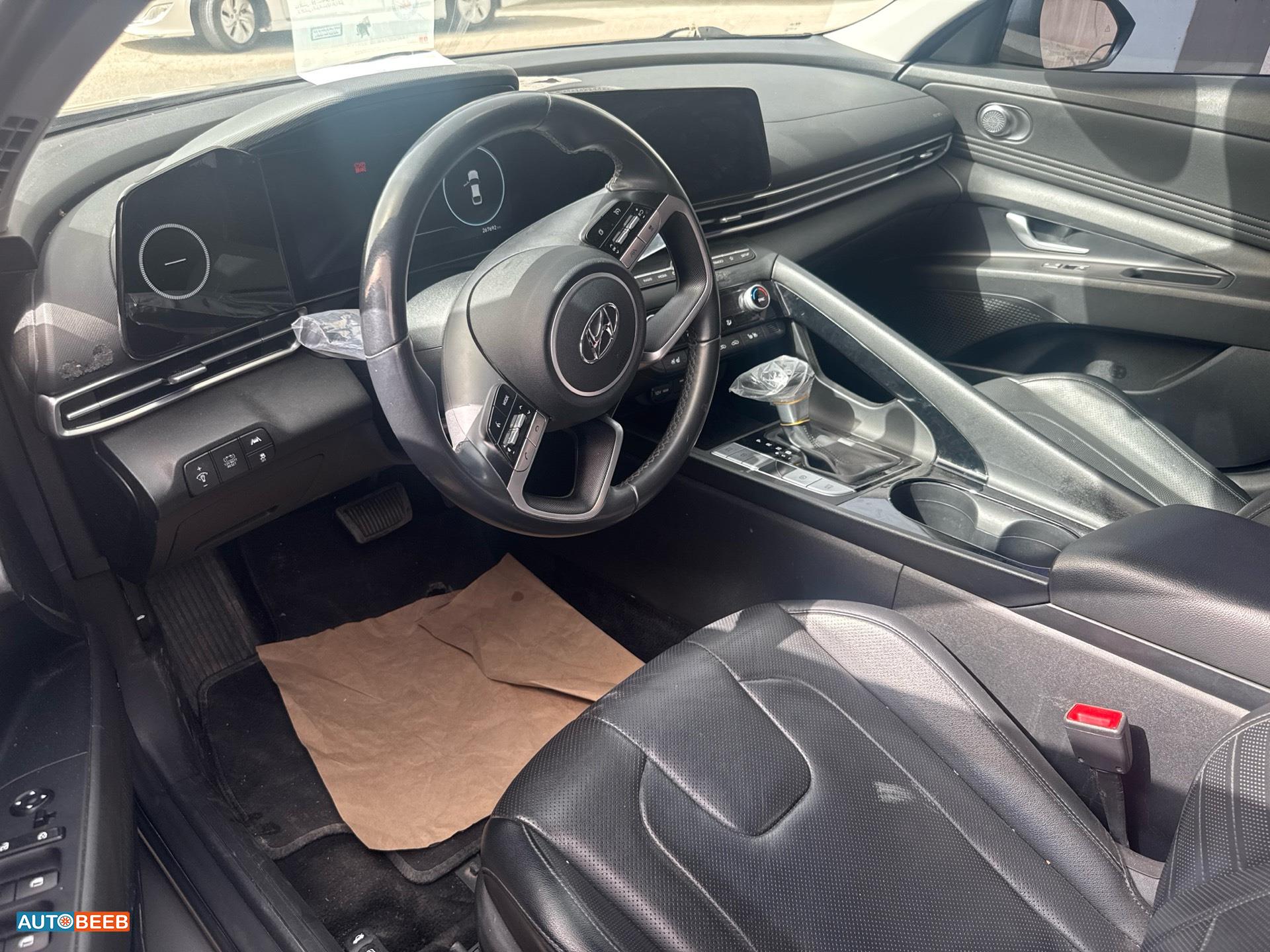 Hyundai Elantra 2023