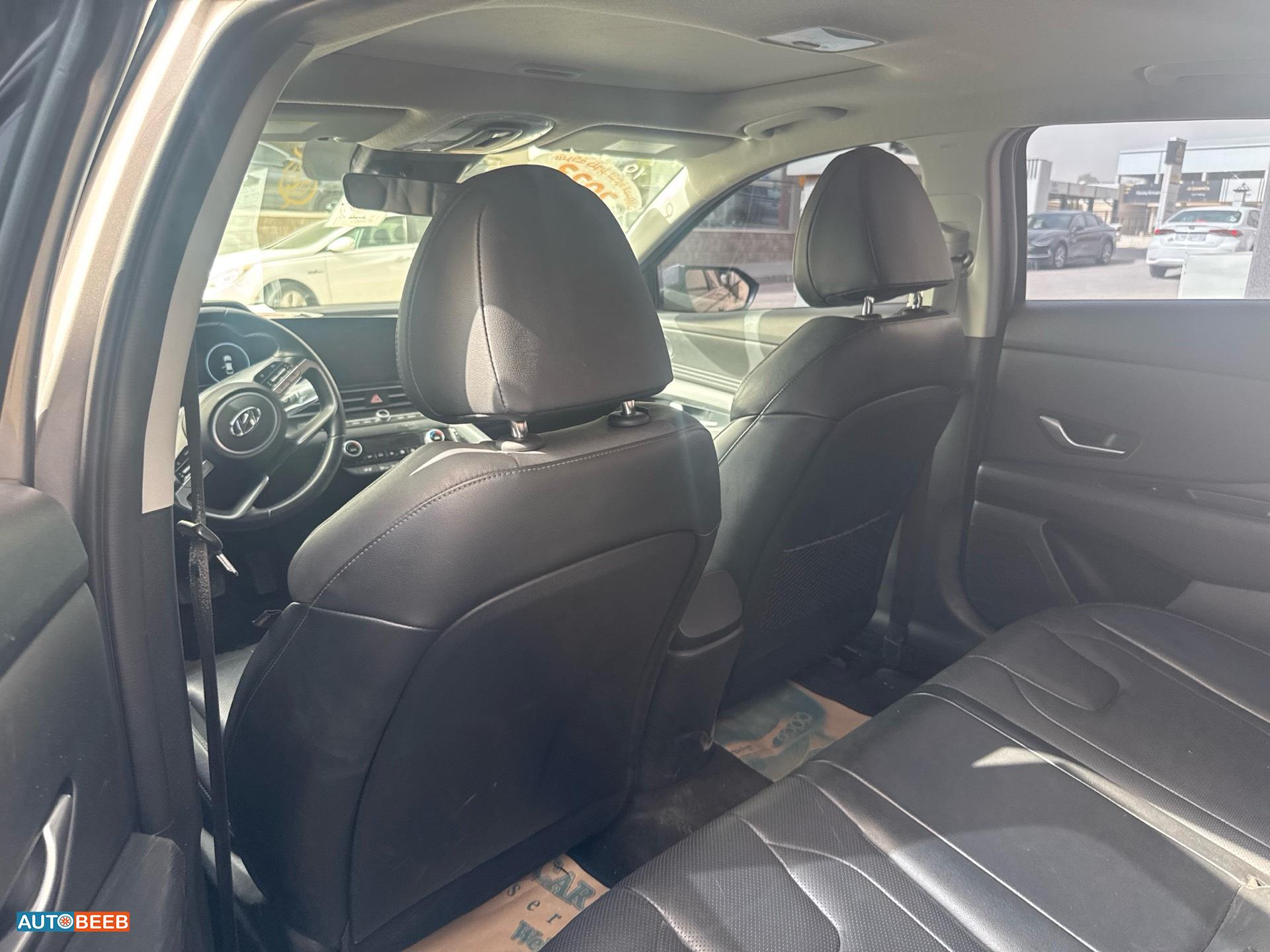 Hyundai Elantra 2023