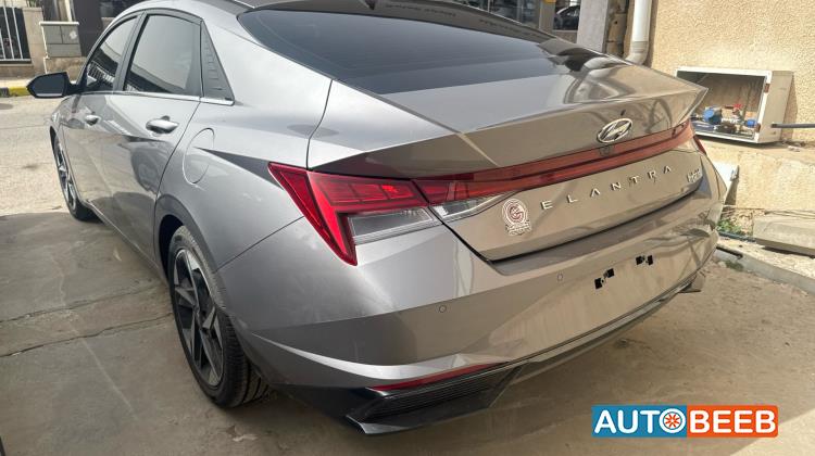 Hyundai Elantra 2023