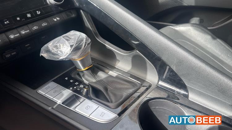 Hyundai Elantra 2023