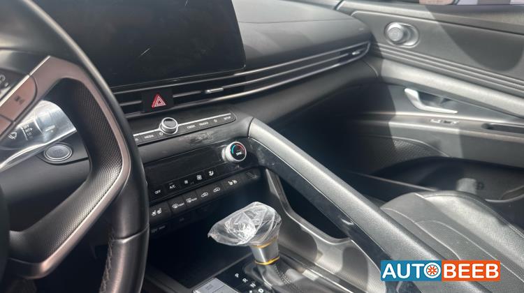 Hyundai Elantra 2023