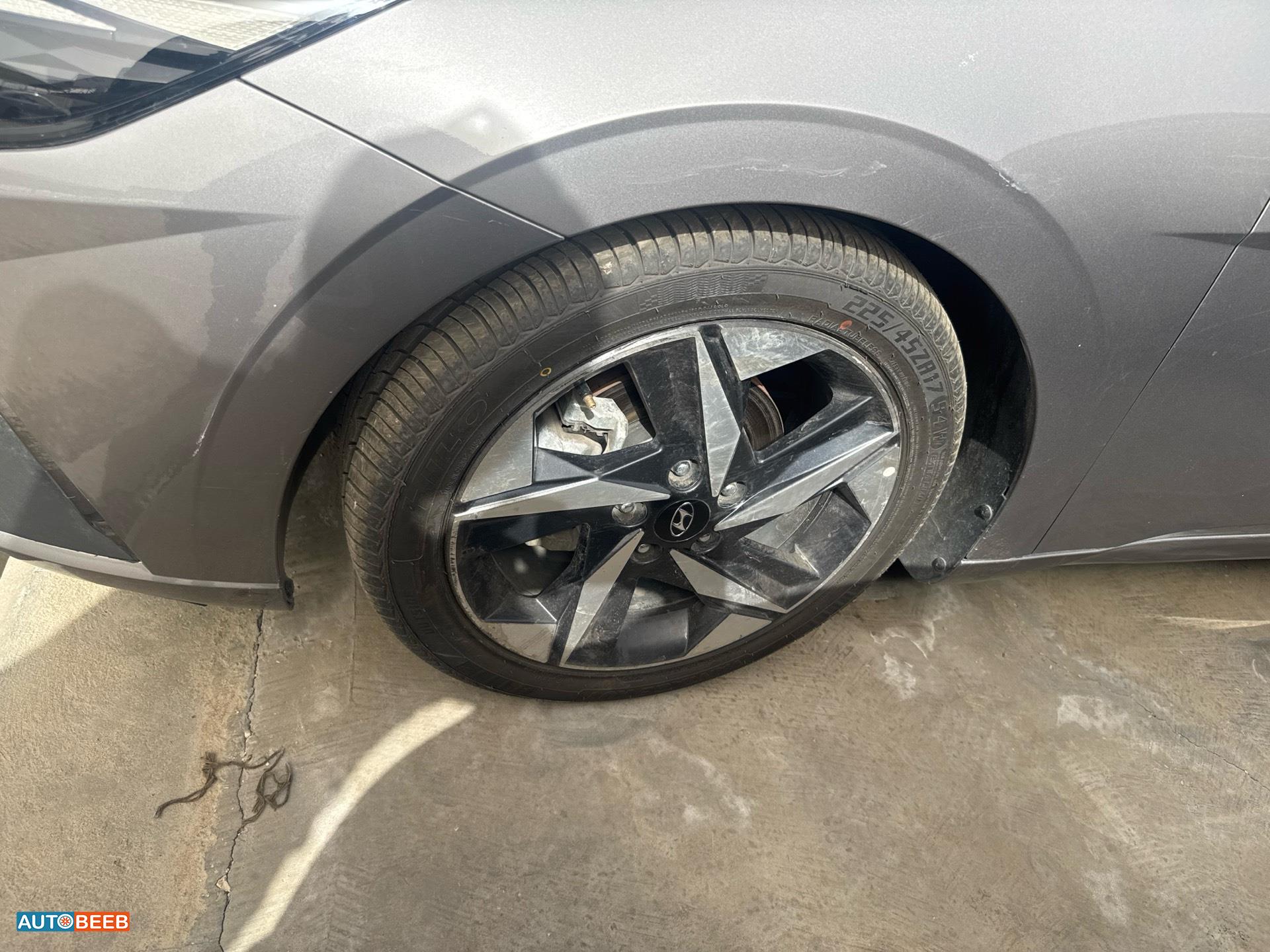 Hyundai Elantra 2023