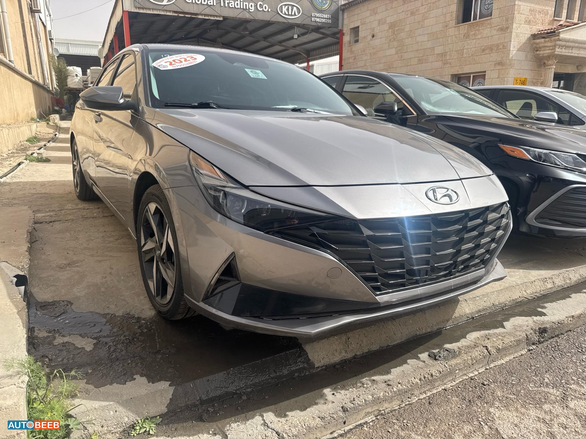 Hyundai Elantra 2023