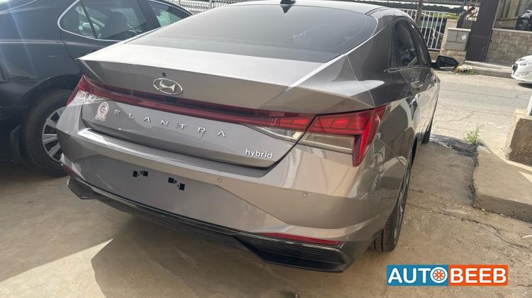 Hyundai Elantra 2023