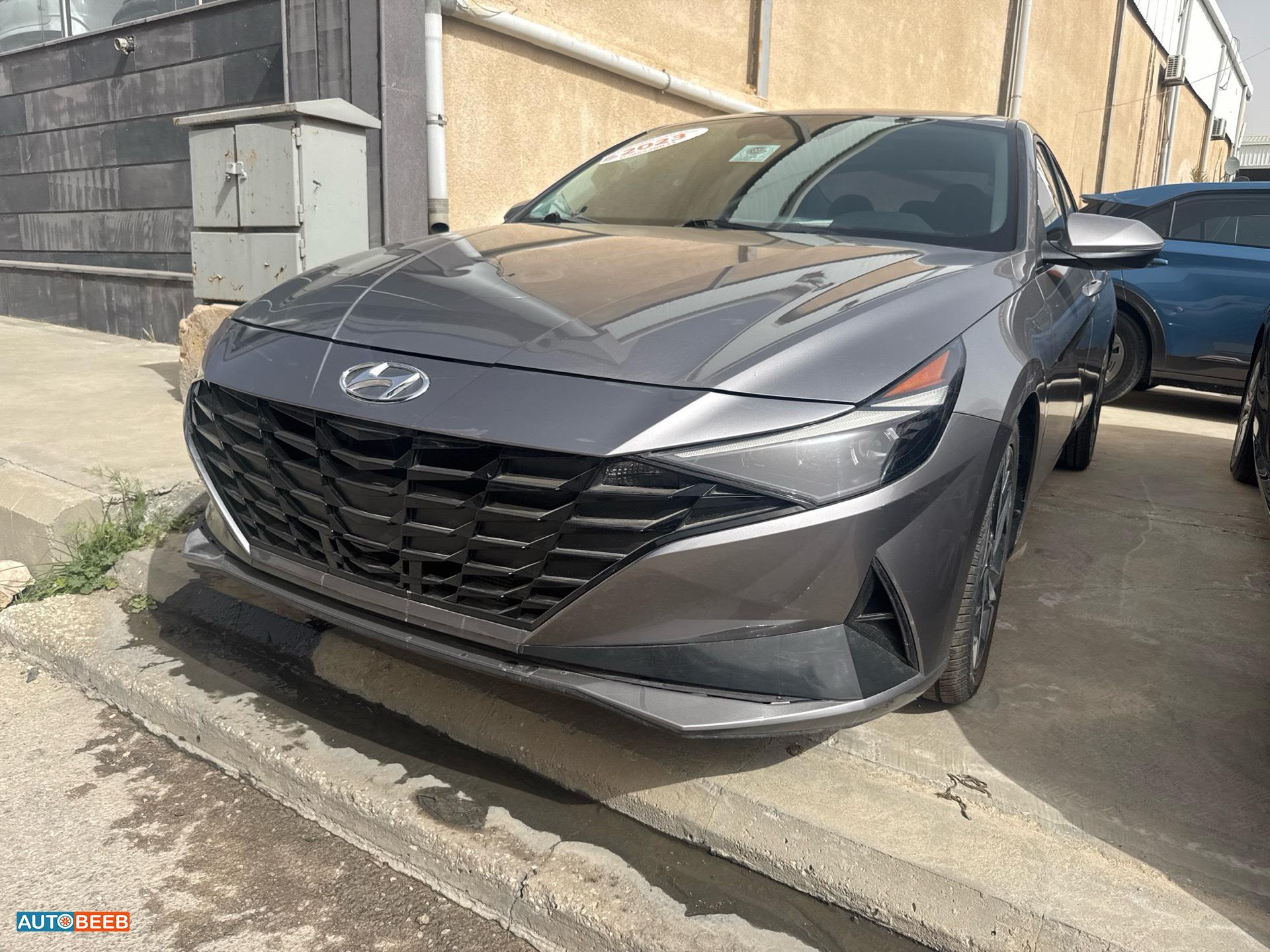 Hyundai Elantra 2023