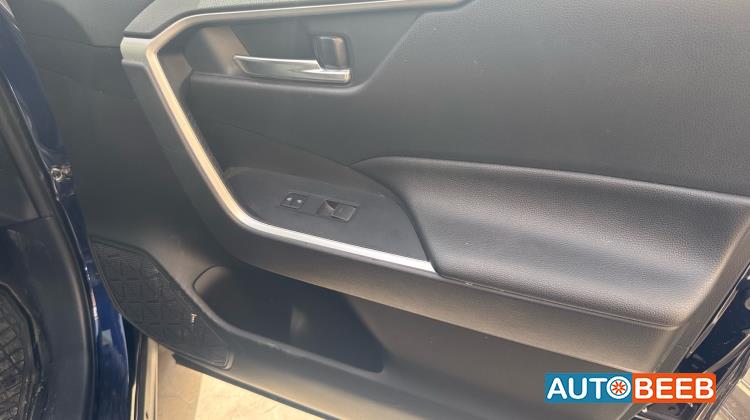 تويوتا راف فور 2023