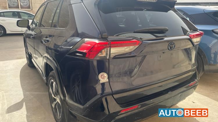 تويوتا راف فور 2023