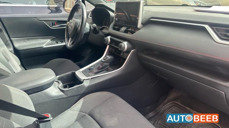 تويوتا راف فور 2023