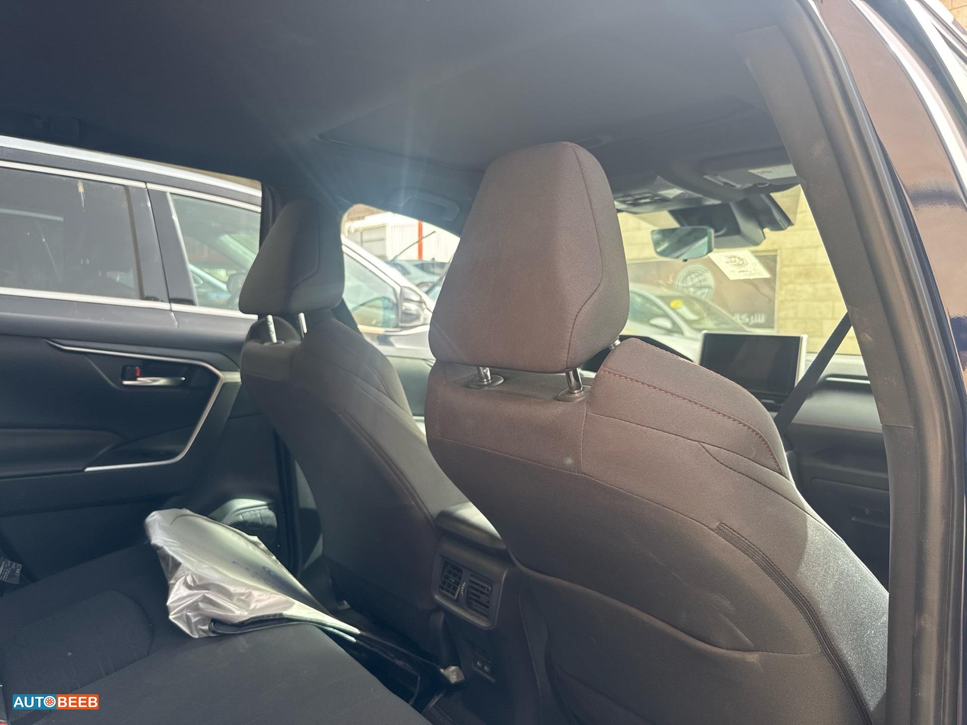 تويوتا راف فور 2023