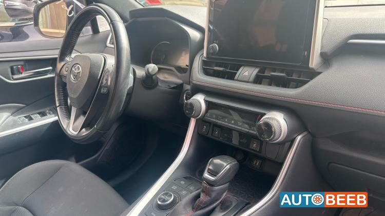 تويوتا راف فور 2023